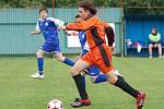 Ayin Cup. FC Buldoci (v oranžovém) vs. FK Nejdek (v modrém).