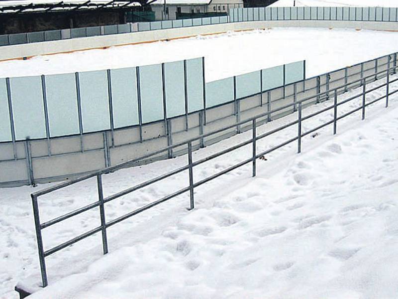 Zimní stadion. Nejdecká radnice se bude snažit, aby zimní stadion získal peníze na zastřešení.