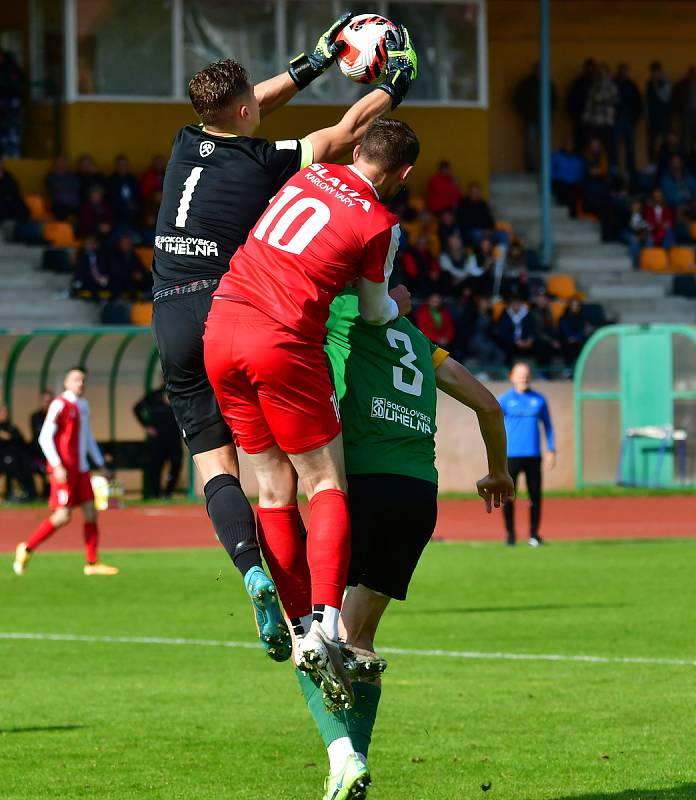 Sokolov porazil v třetiligovém derby karlovarskou Slavii 3:1.