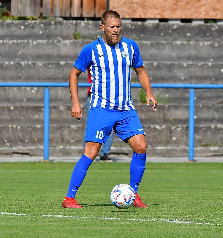 Ostrov vstoupil do přípravy pravou nohou, když si na svém stadionu připsal na účet vysokou výhru 6:0 nad mladíky sokolovského Baníku U19.