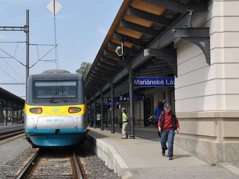 Rychlovlak Pendolino poprvé navštívil Karlovarský kraj. V sobotu 14. května při mimořádné jízdě dorazil do Mariánských Lázní a Chebu