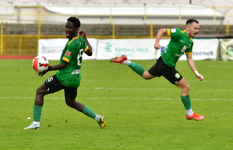 Fotbalisté Sokolova museli skousnout porážku 0:1 od Domažlic, kterou Chodům zařídil parádní trefou Jan zajíček.