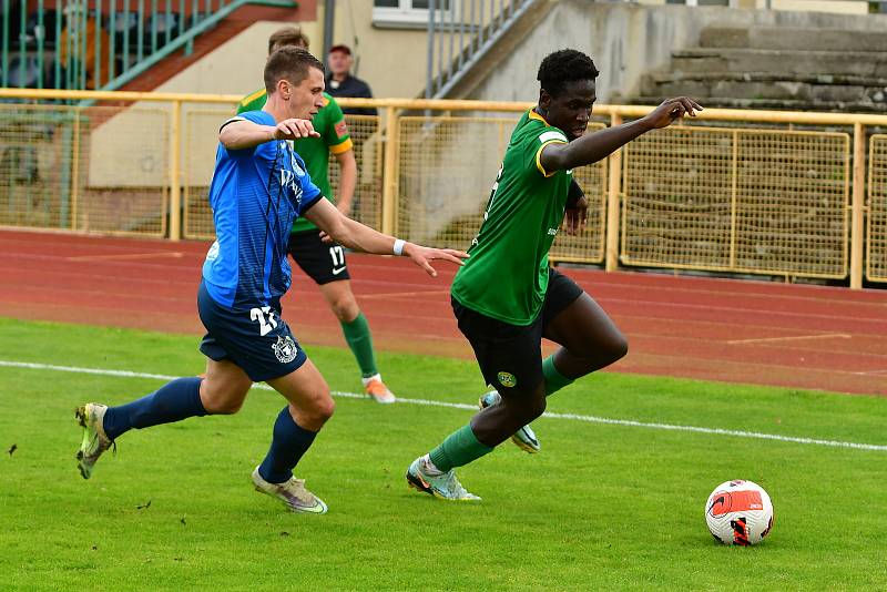 Fotbalisté Sokolova museli skousnout porážku 0:1 od Domažlic, kterou Chodům zařídil parádní trefou Jan zajíček.