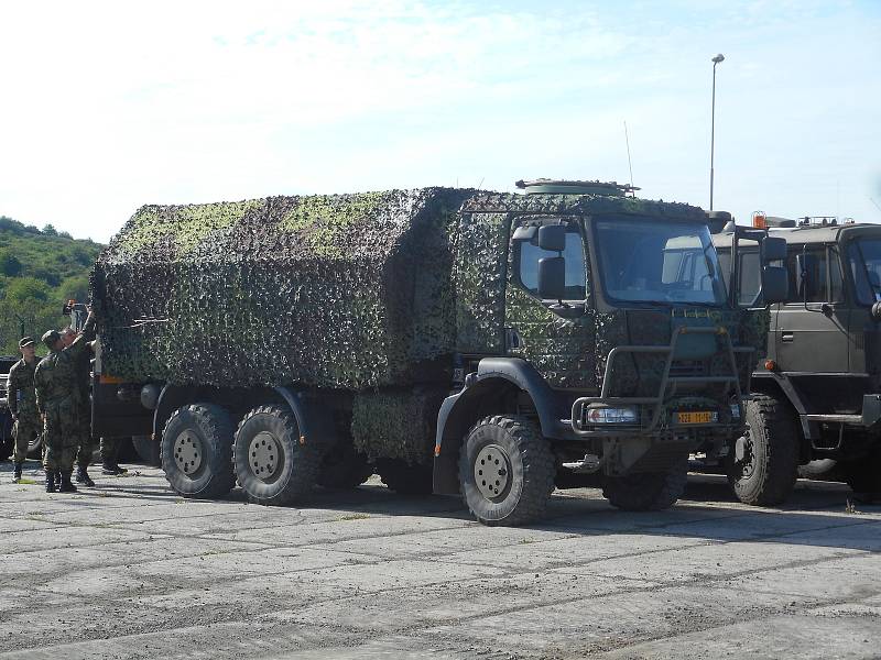 Vojáci z protiletadlového pluku ve Strakonicích se ve středu rozloučili se starými raketovými komplety typu Strela-10.