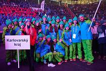Slavnostní zahájení jubilejní dvacáté Olympiády dětí a mládeže provázela na stadionu v Hradci Králové skvělá atmosféra. Výpravu Karlovarského kraje přivedl hokejista Radek Duda.