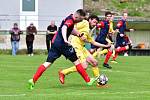 Dalovice (ve žlutém) zdolaly Útvinu 3:1.