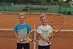 Po dva víkendové dny hostila Skalka v Chebu na svých kurtech okresní přebory mladších žáků v tenise.