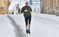 Dvanáctým dílem pokračoval o víkendu 20. ročník Zimního běžeckého poháru Kadaň. Tentokrát čekal závodníky, kterých se sešlo na startovním roštu 186, desetikilometrový Běh historickou Kadaní.