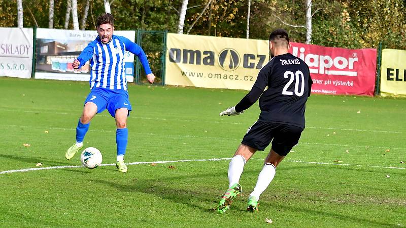 Fotbalový podzim FK Ostrov pohledem fotoaparátu.