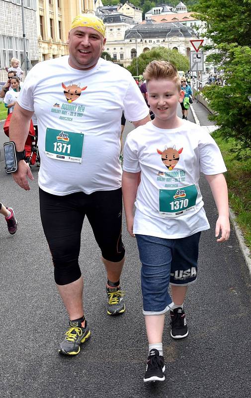 Pátý ročník Mattoni 1/2Maratonu Karlovy Vary ozdobily skvělé časy, když se nejrychlejšímu muži i ženě podařilo zaběhnout rekord závodu.