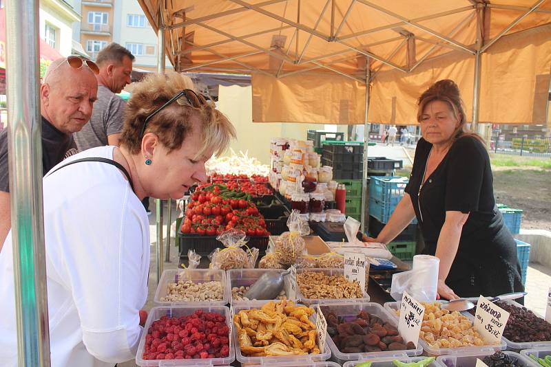 Farmářské trhy byly tentokrát opravdu pestré.