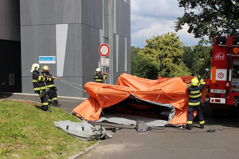 Cvičení záchranných složek se zaměřením na zabránění šíření nebezpečné nákazy