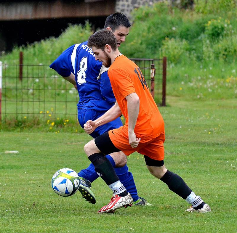 Kyselka (v oranžovém), si připsala v domácím prostředí důležitou výhru 6:1, nad týmem Potůček.