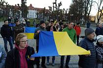 V Karlových Varech vyjádřili solidaritu anektované Ukrajině i 23. února.
