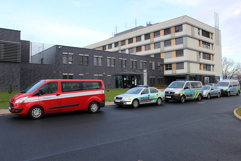 Preventivní policejní akce na tržnici v Potůčkách.