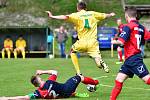 Dalovice (ve žlutém) zdolaly Útvinu 3:1.