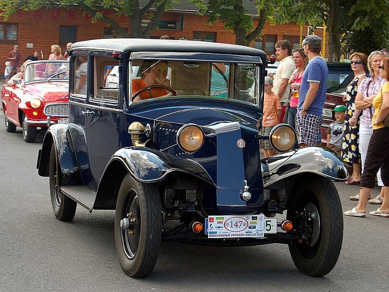 Jubilejní desátý ročník Karlovarské Veteran Rallye 2010.