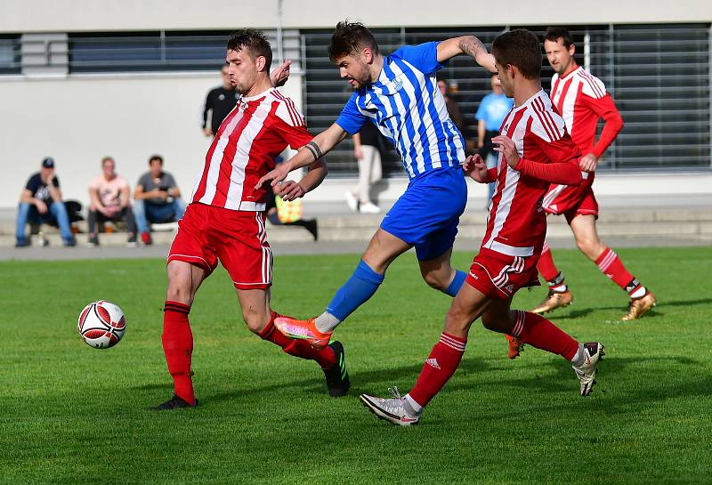 Ostrov si došel v Chodově pro výhru 5:1.