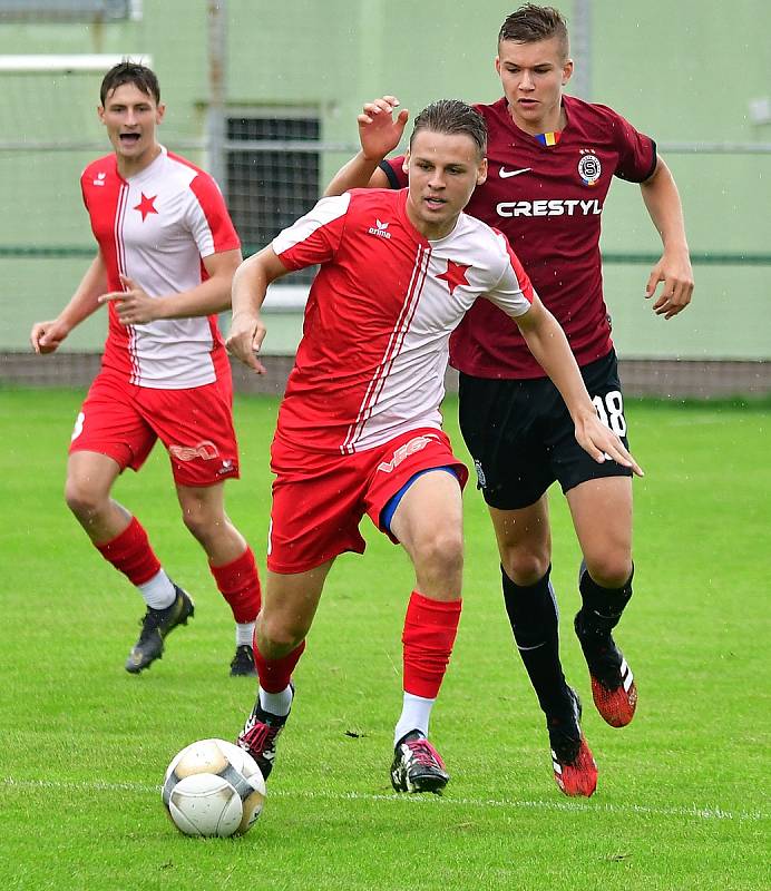 V unikátní soutěži Deníku o nejpopulárnějšího fotbalistu okresu zvítězil záložník karlovarské Slavie Rostislav Vokáč.