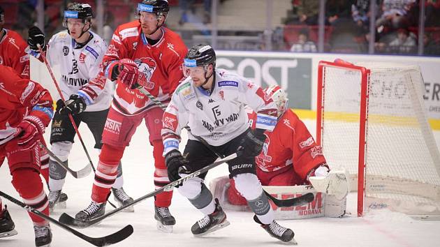 TIPSPORT extraliga, 30. kolo: HC Energie Karlovy Vary - HC Olomouc (na snímku hokejisté v červených dresech) 0:3.