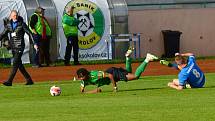 Fotbalisté Sokolova museli skousnout porážku 0:1 od Domažlic, kterou Chodům zařídil parádní trefou Jan zajíček.