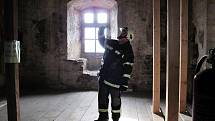 Na Státním hradě a zámku Bečov proběhlo ve středu 2. prosince prověřovací cvičení jednotek požární ochrany Karlovarského kraje.