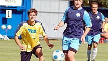 V předkole fotbalového Ondrášovka Cupu se z postupu a z výhry radovali fotbalisté divizního Slavoje Žatec (ve žlutém), kteří pokořili FK Nejdek (v modrém) v poměru 6:3.