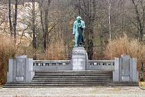 Pomník Ludwiga van Beethovena v Karlových Varech.