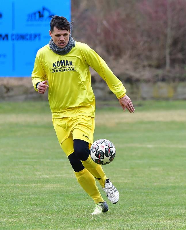 Fotbalisté Dalovic slavili vysokou výhru 6:0 nad Jáchymovem (modrém).