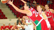 Basketbalistky ČR (v bílé) podlehly v zahajovacím utkání turnaje Maďarkám 70:71.