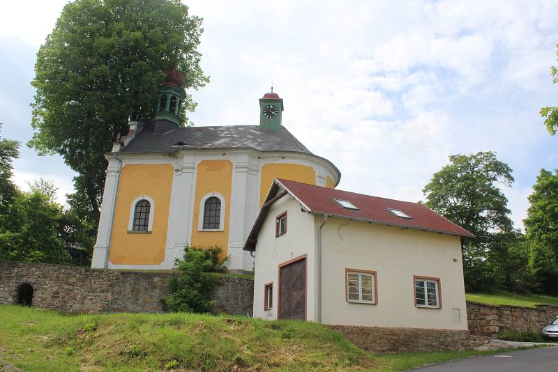 Kostelík v Horním Dražově.