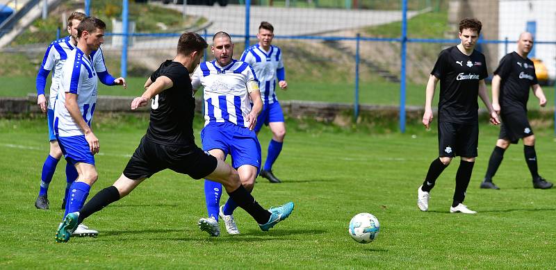 Karlovarská Lokomotiva porazila Nejdek 3:0.