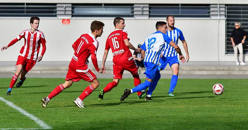 Ostrov si došel v Chodově pro výhru 5:1.