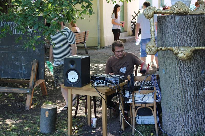 Multižánrový hudební festival Povaleč ve Valči.