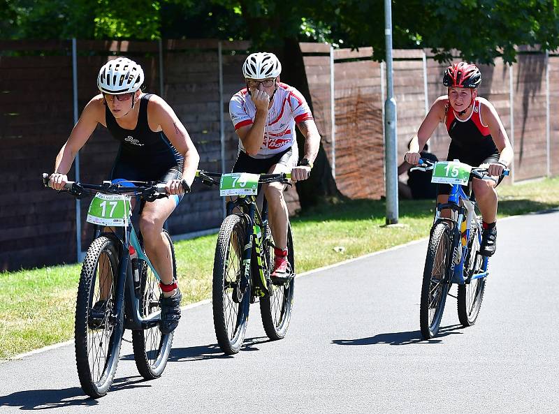 Rekordních 135 triatlonistů se postavilo na start 29. ročníku KIWI Xterra Triatlonu.