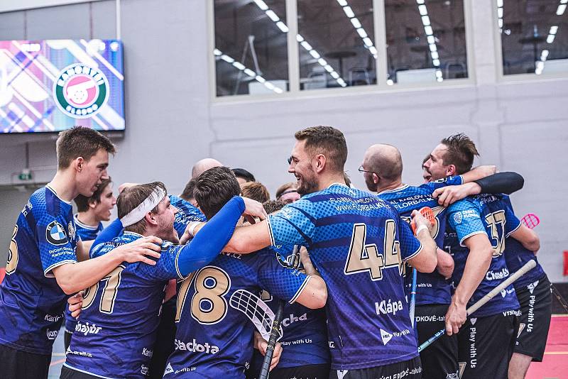 Kladno v lázních prohrálo v poměru 3:9, když pro Vary to byla osmá výhra v soutěži.