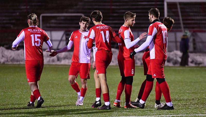 První utkání v rámci zimní přípravy mají úspěšně za sebou fotbalisté třetiligové karlovarské Slavie, kteří porazili Ostrov vysoko 8:2.