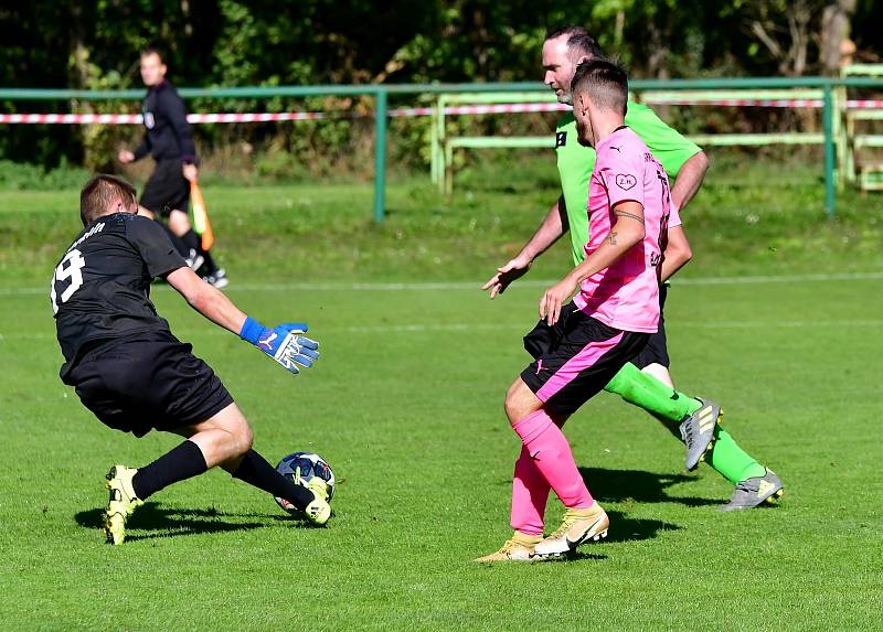 Dvory zdemolovaly Merklín, kdy slavily výhru 9:1.