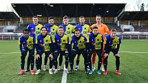 Svěřenci trenéra Mariána Geňa odehráli zápas v limitované edici dresů, kdy červenobílé klubové barvy nahradily žlutomodré barvy státní vlajky Ukrajiny, s nápisem PEACE a holubicí míru na hrudi.