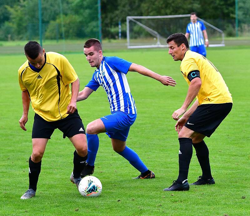 Ostrov si připsal v novém ročníku Fortuna Divize B na své konto první výhru, když porazil v domácím prostředí Slaný v poměru 4:0