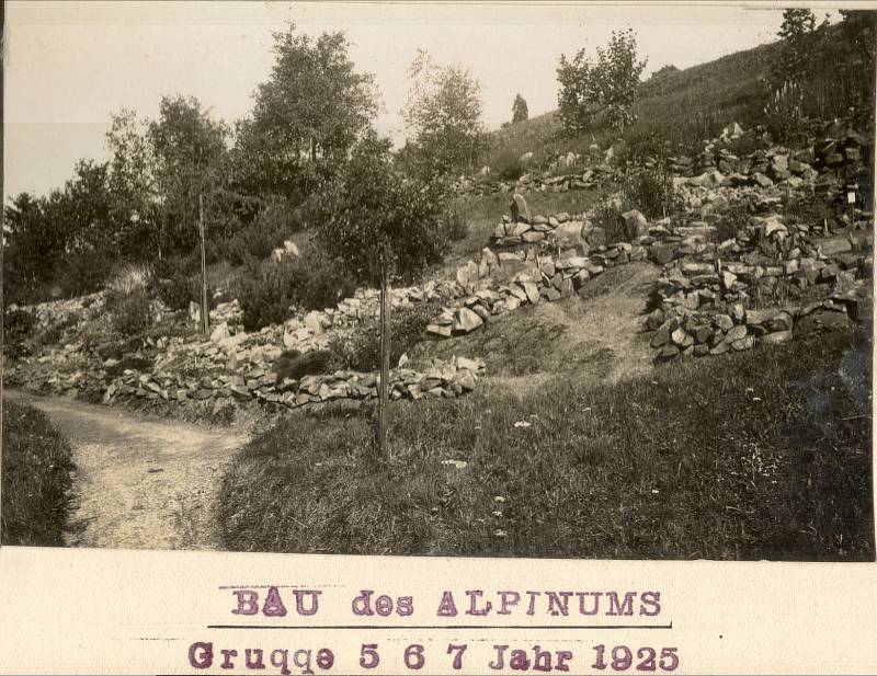 Dobové fotografie Bečovské botanické zahrady.