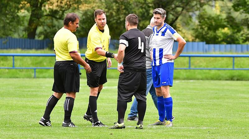 Karlovarská Lokomotiva dosáhla na první domácí výhru, když si vyšlápla na Nejdek, který porazila 4:2.