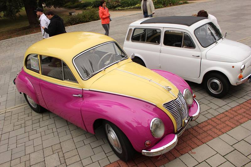 Historia Motor Club Františkovy Lázně pořádal v sobotu 1. září už 8. ročník Veteran Rallye Františkovy Lázně.