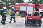 Spousta praktických ukázek z práce záchranné zdravotnické služby, hasičů i městské a státní policie a bohatý doprovodný program. To vše nabízel Den otevřených dveří v sídle Územní záchranné a zdravotnické služby Karlovarského kraje.