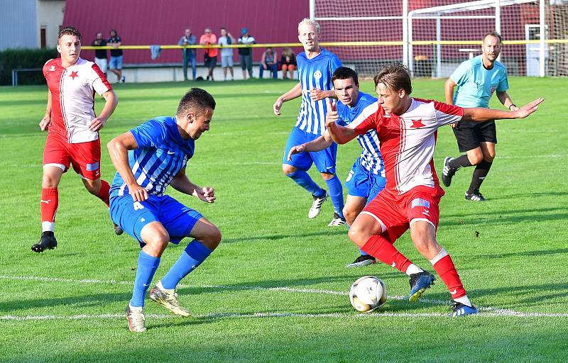 V unikátní soutěži Deníku o nejpopulárnějšího fotbalistu okresu zvítězil záložník karlovarské Slavie Rostislav Vokáč.