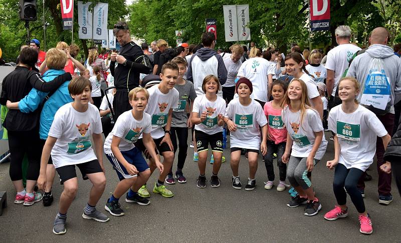 Pátý ročník Mattoni 1/2Maratonu Karlovy Vary ozdobily skvělé časy, když se nejrychlejšímu muži i ženě podařilo zaběhnout rekord závodu.