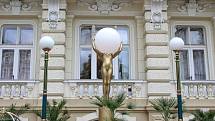 Karlovy Vary žijí přípravami Mezinárodního filmového festivalu, který začíná v pátek 29. června.