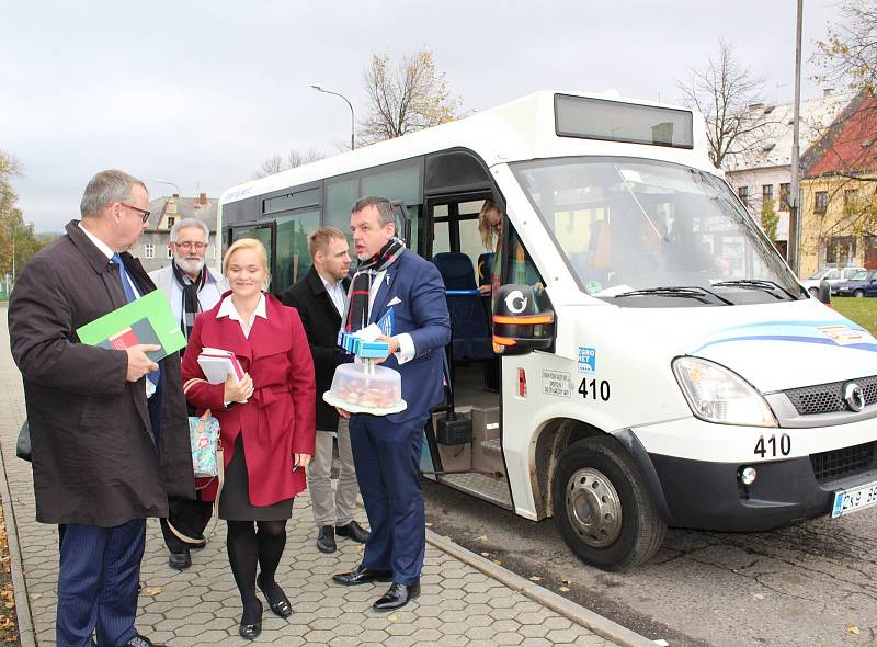 Lídři osmi nejsilnějších stran v Karlovarském kraji spolu diskutovali v Bochově.