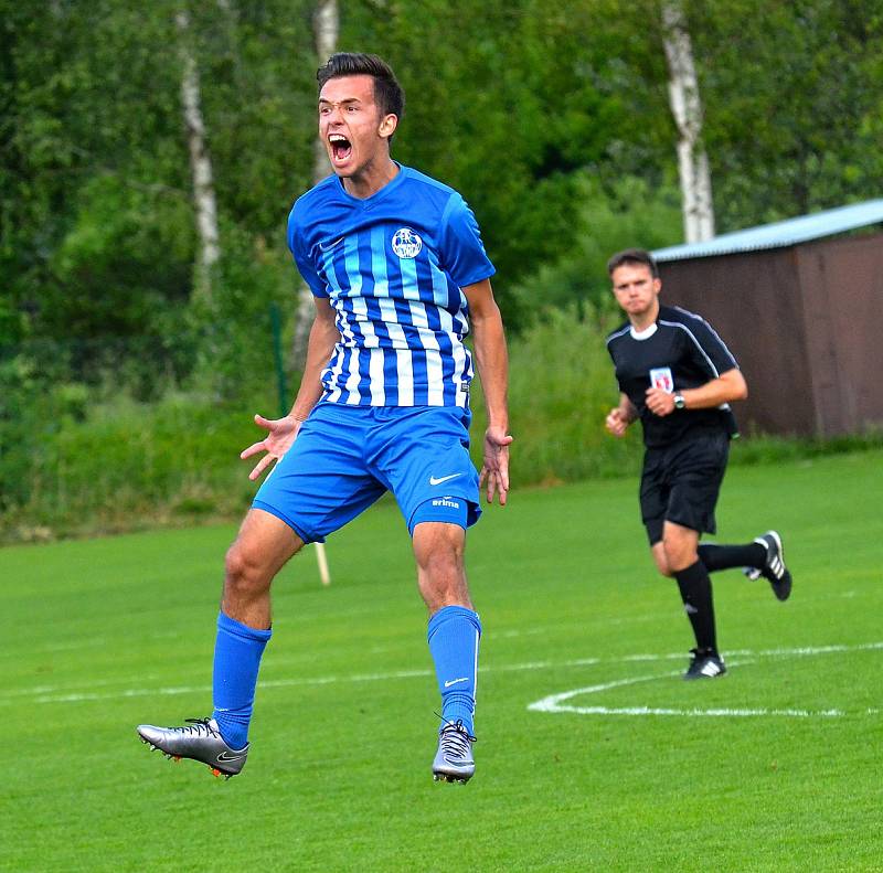 Rodák z Potůčků Ondřej Nýber, který několik sezon řádil v dresu ostrovského FK, od nové sezony řádí za hranicemi v německém VFC Plauen, kde si odbývá v tamním A-týmu své první zahraniční angažmá.