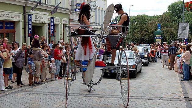Karnevalový průvod prošel v neděli ulicemi Karlových Varů.